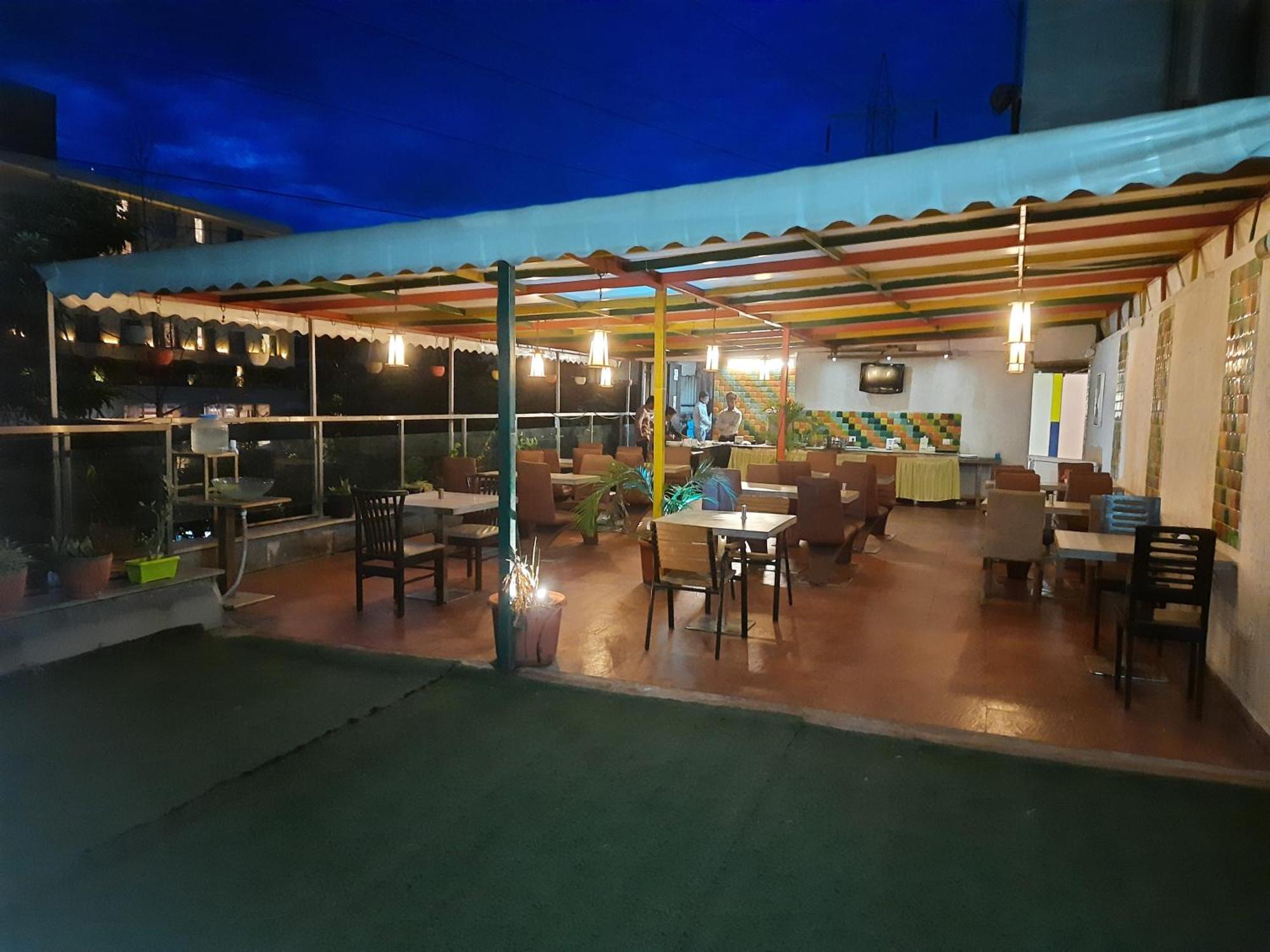 Hotel Lxia Hinjewadi - Indian Nationals Only Pimpri-Chinchwad 外观 照片