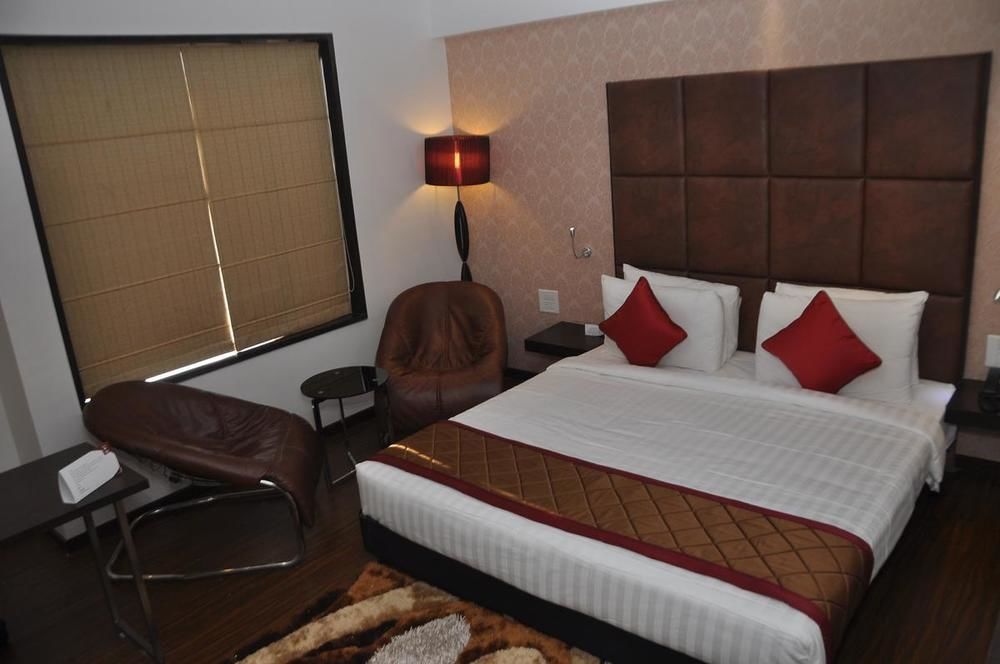 Hotel Lxia Hinjewadi - Indian Nationals Only Pimpri-Chinchwad 外观 照片