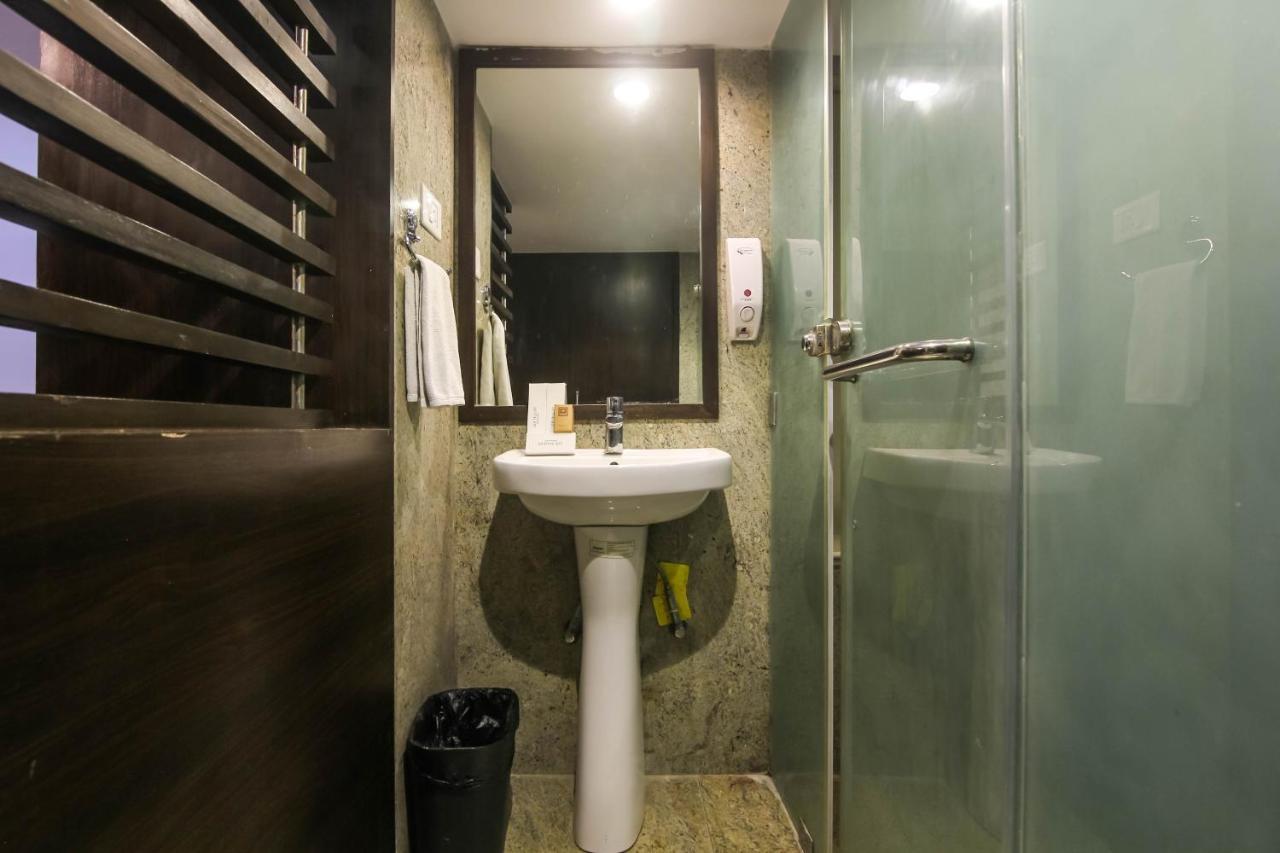 Hotel Lxia Hinjewadi - Indian Nationals Only Pimpri-Chinchwad 外观 照片