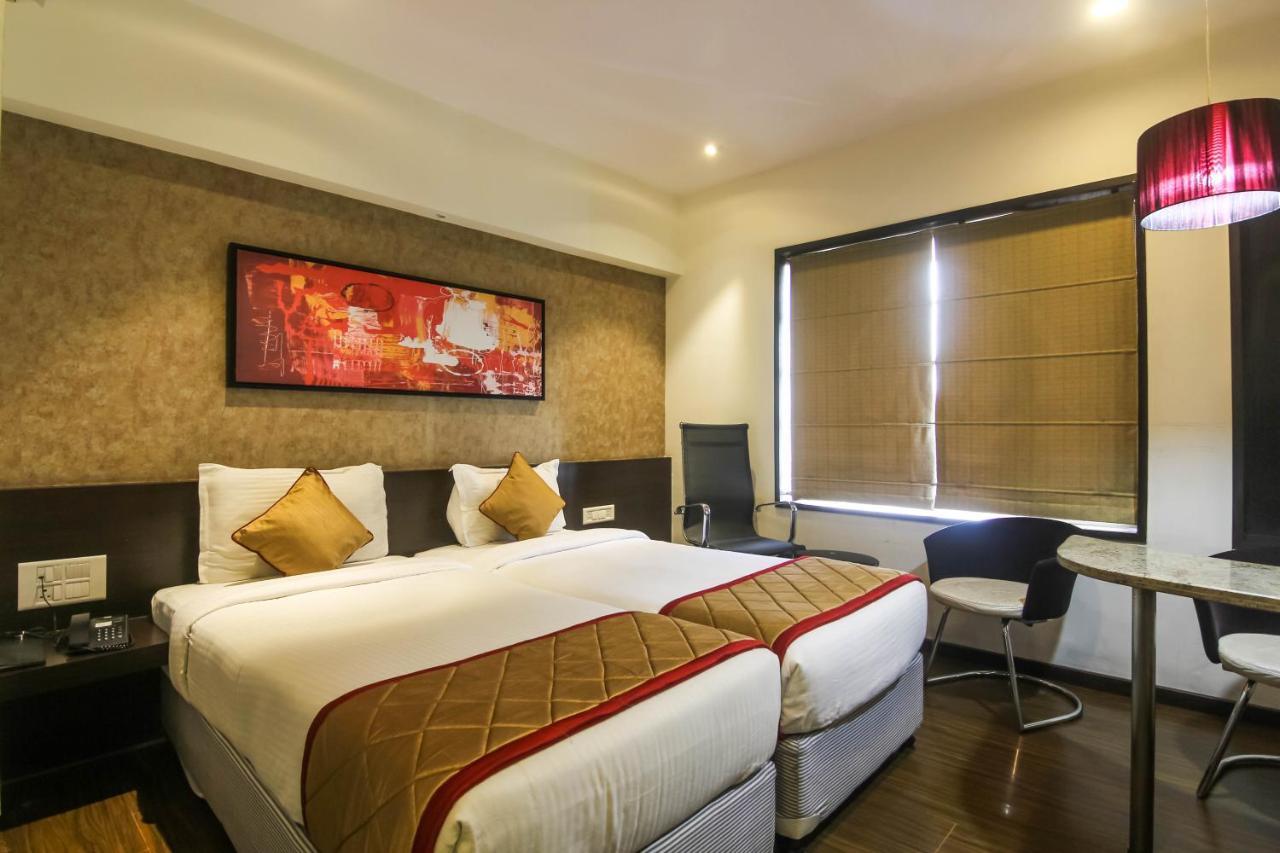Hotel Lxia Hinjewadi - Indian Nationals Only Pimpri-Chinchwad 外观 照片
