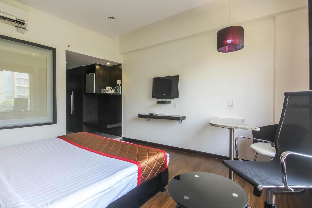 Hotel Lxia Hinjewadi - Indian Nationals Only Pimpri-Chinchwad 外观 照片