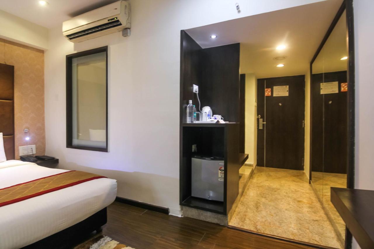 Hotel Lxia Hinjewadi - Indian Nationals Only Pimpri-Chinchwad 外观 照片