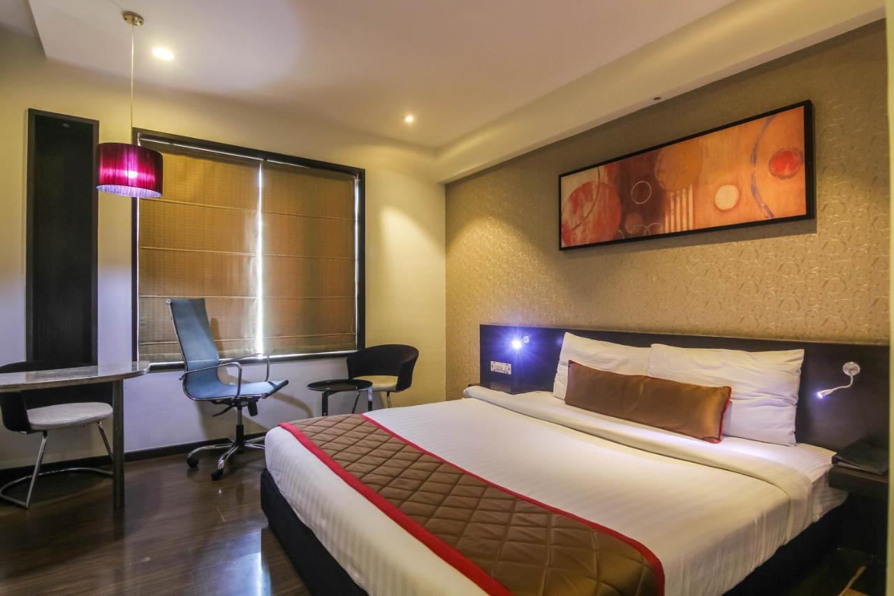 Hotel Lxia Hinjewadi - Indian Nationals Only Pimpri-Chinchwad 外观 照片